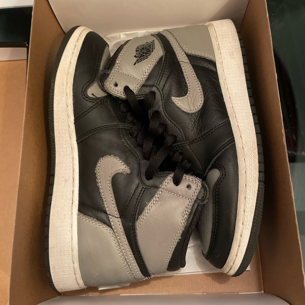 Well loved air Jordan 1 retro high OG shadows
